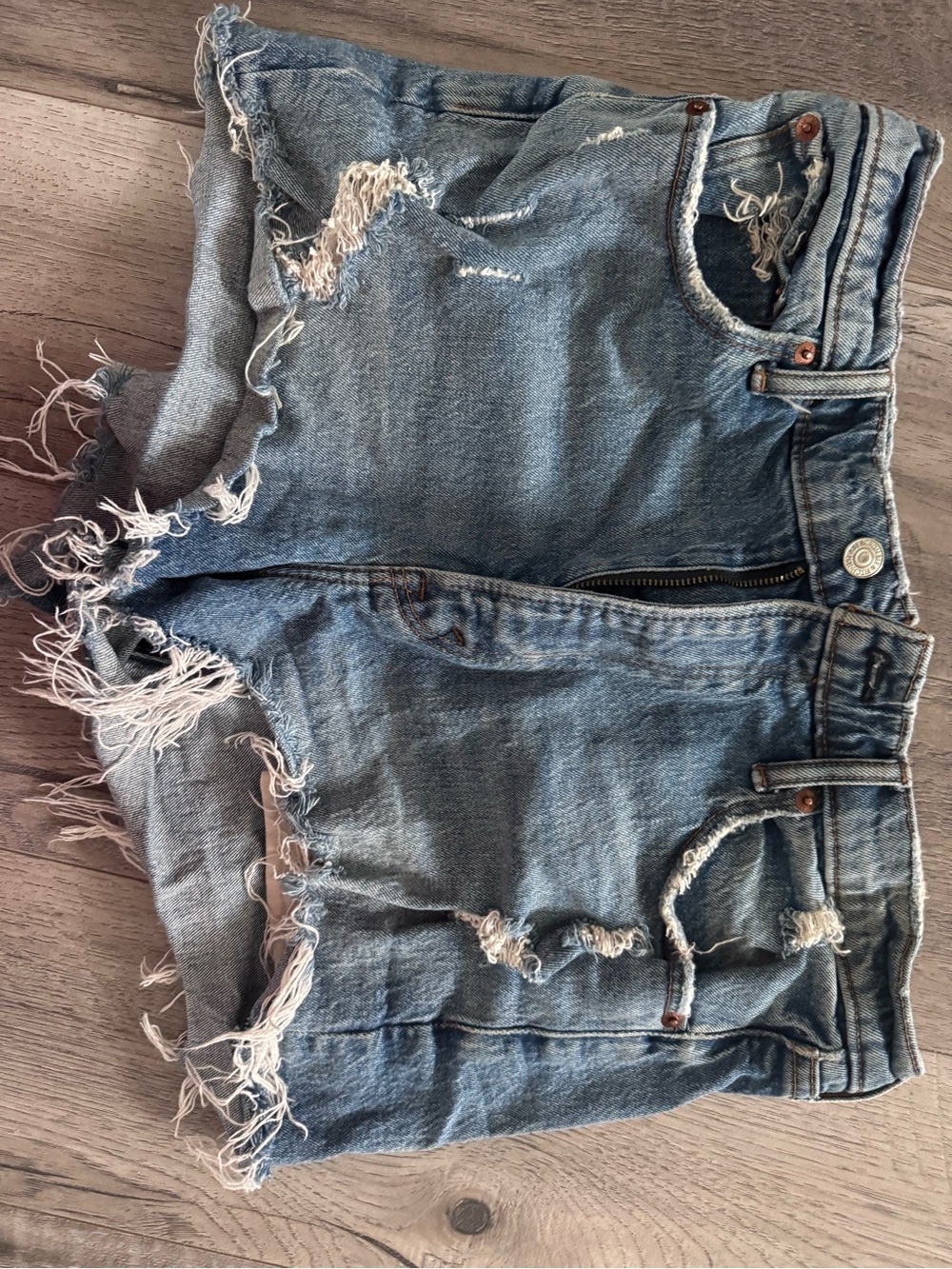 💙 A&F Distressed High-Waist Denim Cutoff Shorts - Light Blue size 31